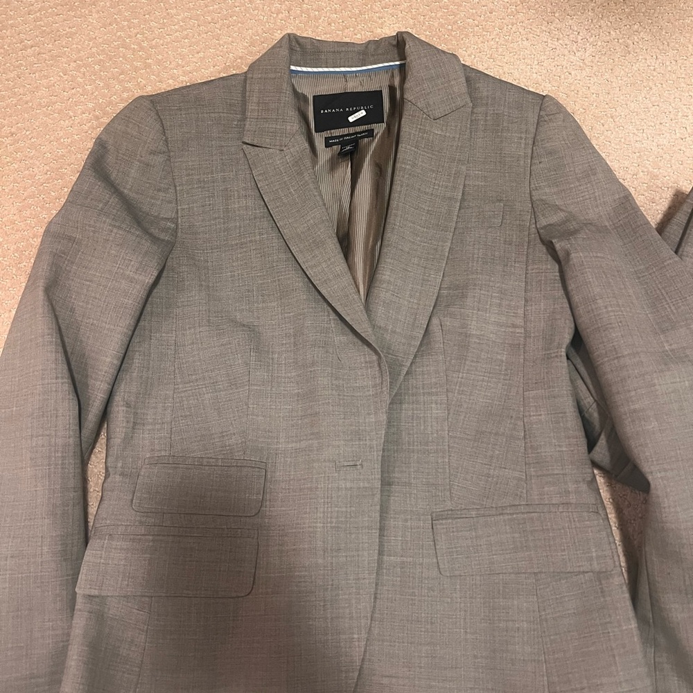 Banana Republic Women's Tan Blazer and Pant